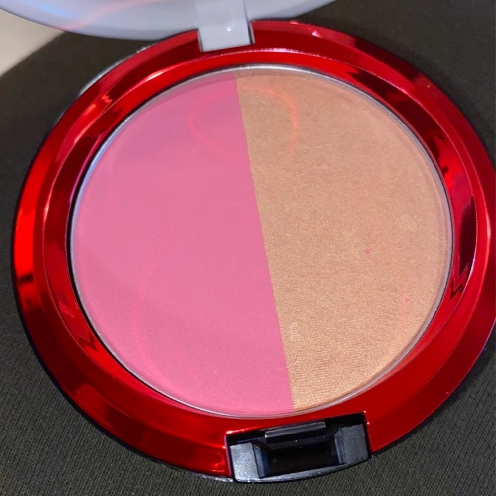 Mac Cosmetics - Picture 7 of 8